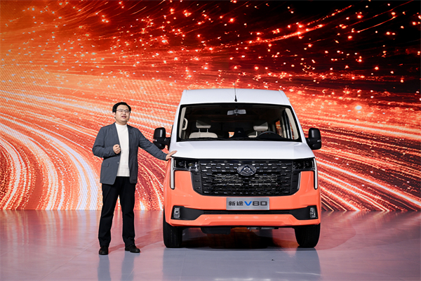跑得猛、花得少、养得省、全场景！“全场景高价值轻客”上汽大通新途V80 9AT荣耀上市，全面高人一档