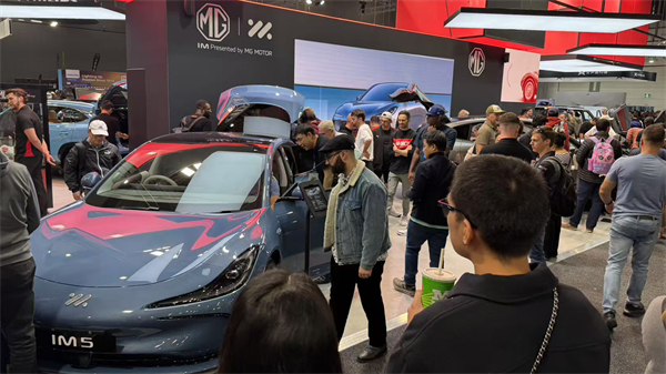 智己汽车正式登陆澳大利亚，双车闪耀墨尔本车展